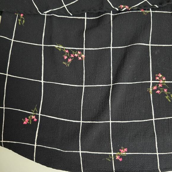 Kirious Black White Grid Floral Cross Front Blouse size XL - Picture 2 of 7